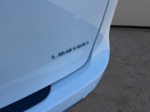 Used 2019 Chrysler Pacifica Limited FWD image 31