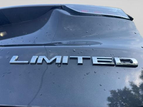 Used 2024 Jeep Compass Limited w/ Sun and Sound Group AWD/4WD image 18