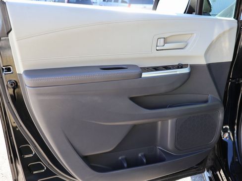 Used 2024 Toyota Sienna LE image 19