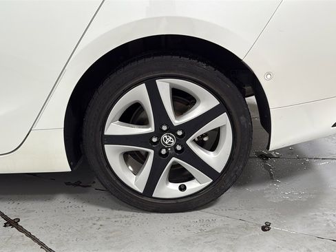 Used 2016 Toyota Prius Four image 23