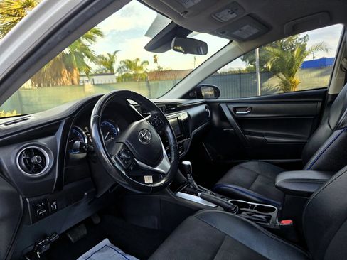 Used 2019 Toyota Corolla SE FWD image 4
