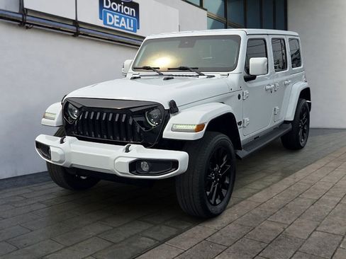 Used 2023 Jeep Wrangler Unlimited Sahara AWD/4WD image 7