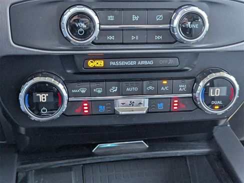 Used 2022 Ford F450 Limited w/ FX4 Off-Road Package image 25