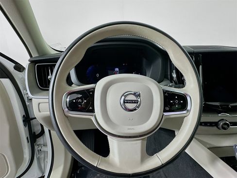 Used 2023 Volvo XC60 B6 Ultimate w/ Protection Package Premier image 11
