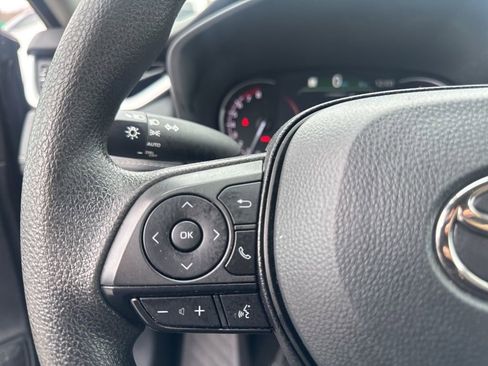 Used 2025 Toyota RAV4 XLE image 49