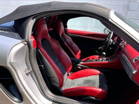 Certified 2016 Porsche Boxster Spyder RWD image 11