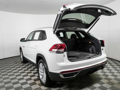 Certified 2023 Volkswagen Atlas Cross Sport SE FWD image 30