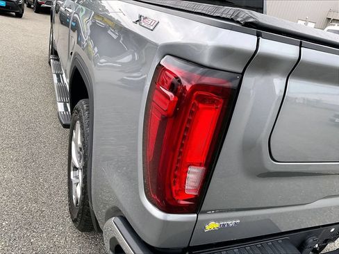 Used 2023 GMC Sierra 1500 SLT w/ SLT Premium Package AWD/4WD image 34