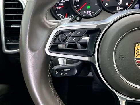 Used 2016 Porsche Cayenne AWD/4WD image 25