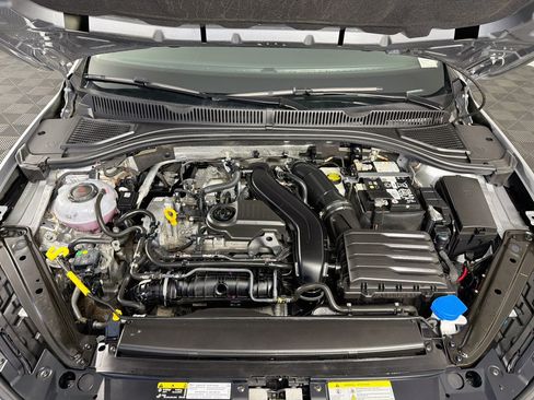 Used 2025 Volkswagen Jetta SE FWD image 34