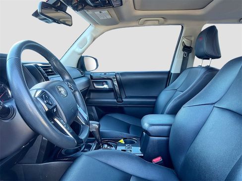 Used 2020 Toyota 4Runner TRD Off-Road Premium image 21