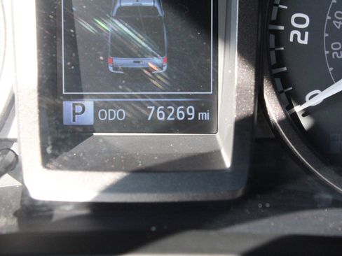 Used 2022 Toyota Tacoma TRD Off-Road AWD/4WD image 20