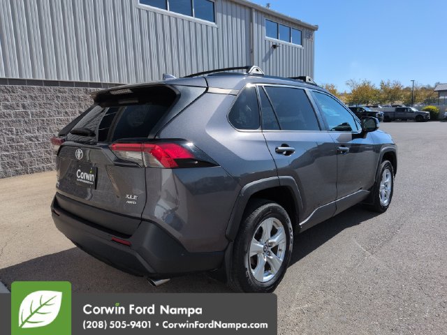 Used 2019 Toyota RAV4 XLE w/ Convenience Package AWD/4WD image 3
