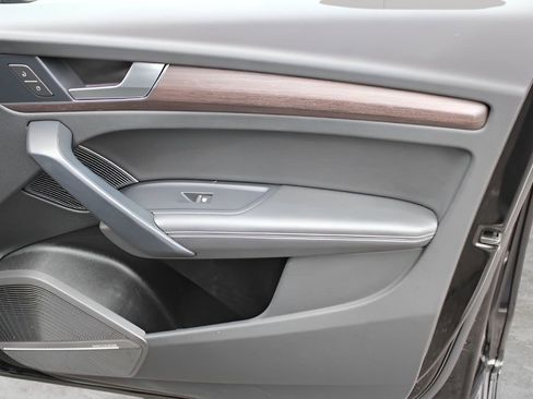 Used 2023 Audi Q5 2.0T Premium Plus w/ Premium Plus Package image 25