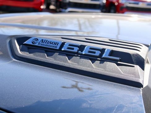 Used 2024 Chevrolet Silverado 3500 High Country w/ Technology Package image 9