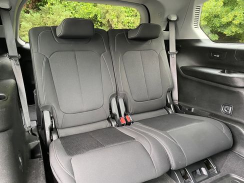 Used 2022 Jeep Grand Cherokee L Laredo w/ Luxury Tech Group I AWD/4WD image 39