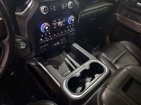 Used 2022 GMC Sierra 2500 Denali w/ Denali Ultimate Package image 25