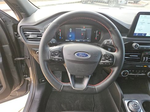 Used 2025 Ford Escape ST-Line image 17