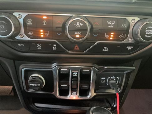 Used 2022 Jeep Wrangler Unlimited Sport w/ Sun And Sound Package AWD/4WD image 17
