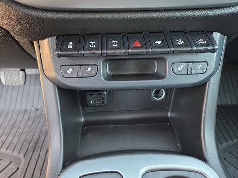 Used 2019 Chevrolet Colorado ZR2 w/ ZR2 Dusk Special Edition AWD/4WD image 27