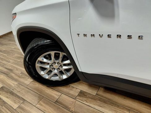 Used 2020 Chevrolet Traverse LT FWD image 15