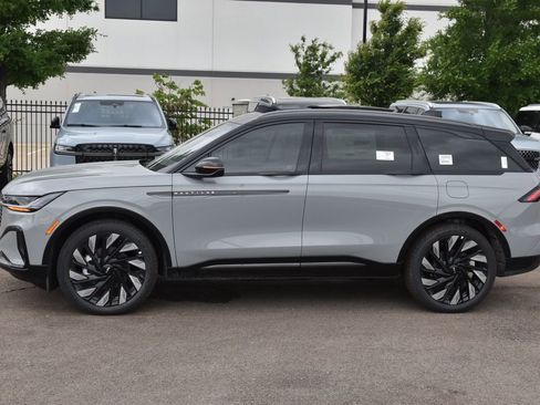 New 2026 Lincoln Nautilus Reserve AWD/4WD image 18