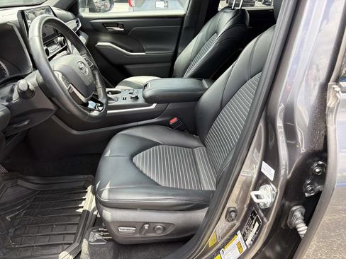 Used 2024 Toyota Highlander XSE AWD/4WD image 21