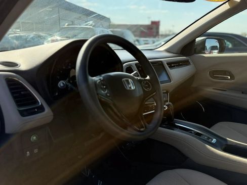 Used 2018 Honda HR-V EX image 25