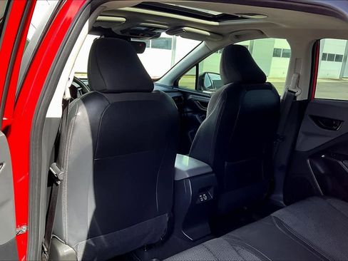 Used 2024 Subaru Crosstrek 2.0i Premium image 12