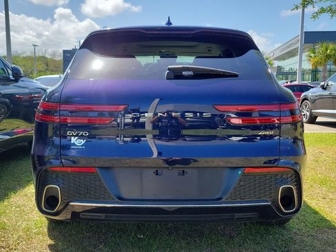 Used 2024 Genesis GV70 2.5T w/ Advanced Package image 10