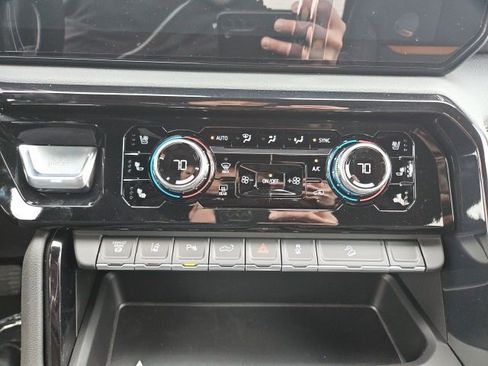 New 2026 GMC Sierra 3500 AT4 AWD/4WD image 25