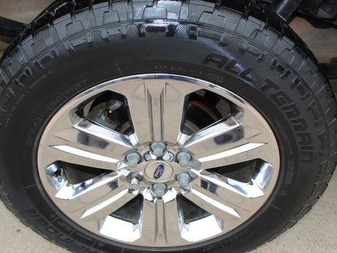 Used 2019 Ford F150 Lariat image 37