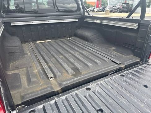 Used 2020 Nissan Frontier SV w/ Midnight Edition Floor Mats AWD/4WD image 11