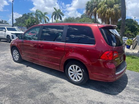 Used 2012 Volkswagen Routan SE FWD image 7