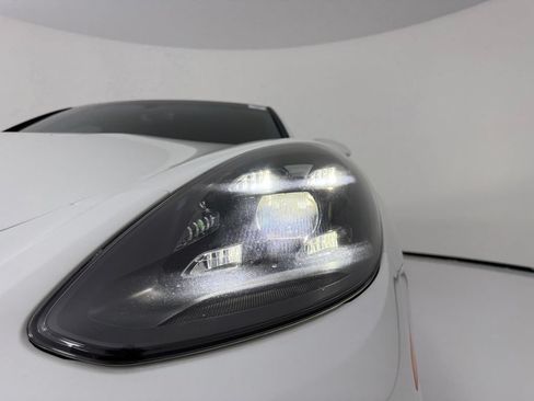 Used 2022 Porsche Panamera image 25