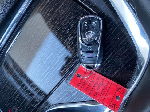 Used 2021 Buick Enclave Avenir AWD/4WD image 40