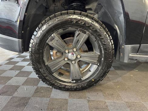 Used 2014 Jeep Compass Latitude w/ Sun/Sound Group AWD/4WD image 28