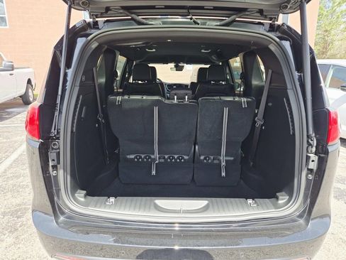 Used 2026 Chrysler Voyager LX FWD image 14