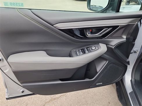 Used 2025 Subaru Outback Onyx Edition image 11