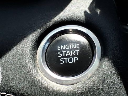 Certified 2024 Toyota Highlander XLE FWD image 18