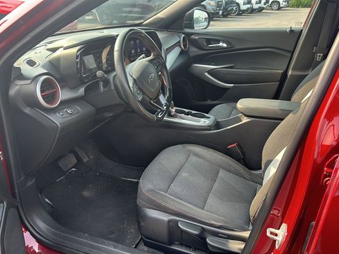 Used 2024 Chevrolet Trax RS w/ Driver Confidence Package FWD image 7