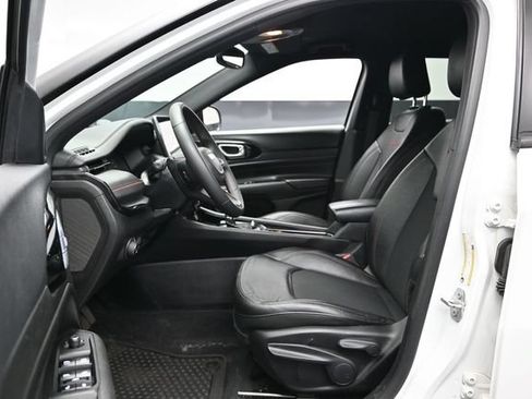 Certified 2025 Jeep Compass Trailhawk AWD/4WD image 19