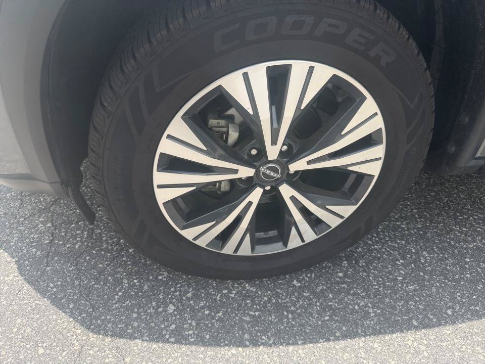 Certified 2022 Nissan Rogue SV FWD image 31