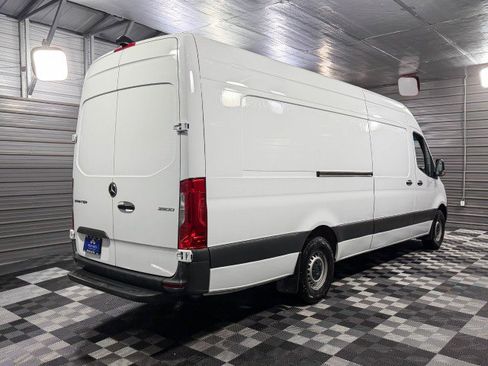 Used 2021 Mercedes-Benz Sprinter 2500 image 5