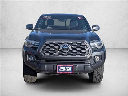 Used 2021 Toyota Tacoma TRD Off-Road image 2