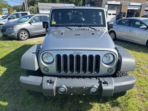 Used 2015 Jeep Wrangler Unlimited Sport w/ Quick Order Package 24S AWD/4WD image 4