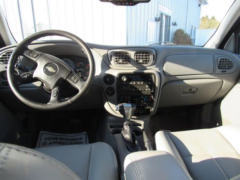 Used 2009 Chevrolet TrailBlazer LT w/ Sun And Sound Package image 15