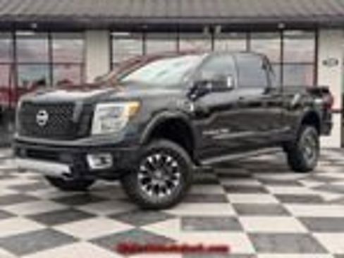 Used 2016 Nissan Titan PRO-4X w/ Pro-4x Convenience Package AWD/4WD image 28