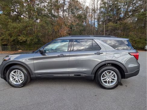 Used 2026 Ford Explorer Active w/ Active Comfort Package RWD image 11