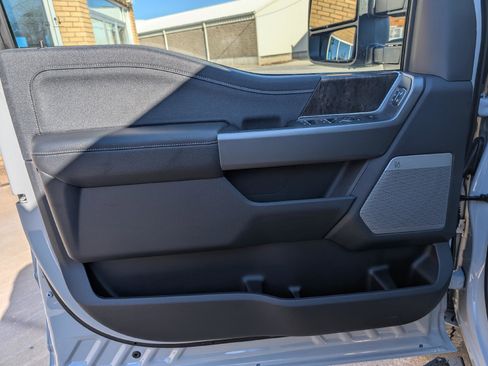 New 2026 Ford F250 Lariat w/ Black Appearance Package image 9